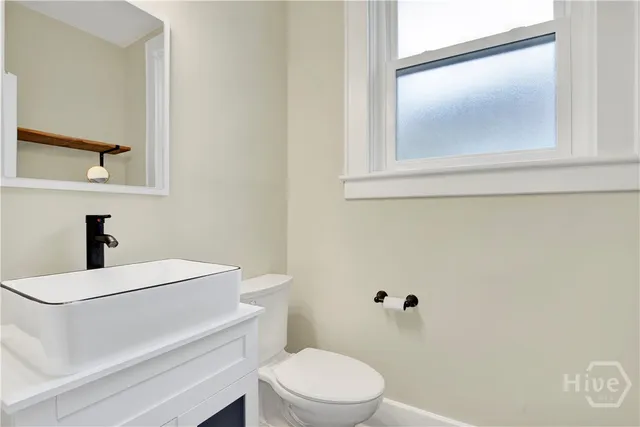 $2,200 | 309 East 34th Street, Unit 2, Savannah, GA 31401