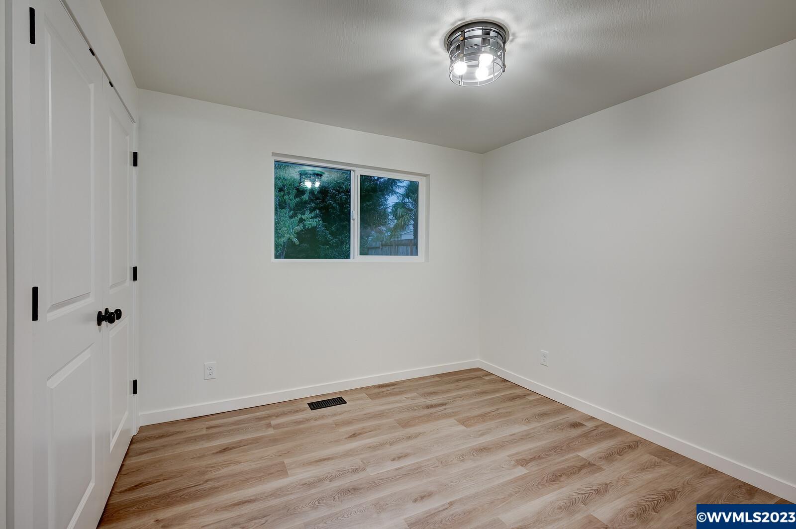 1527 Southeast Ammon Road Toledo, OR 97391 - Photo 20 of 26 Gallery Image 20