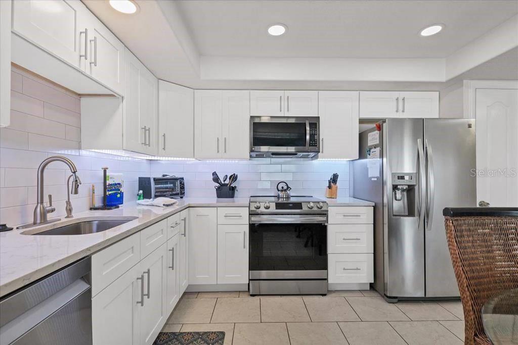 6154 Midnight Pass Road, Unit 103 Sarasota, FL 34242 - Photo 4 of 11