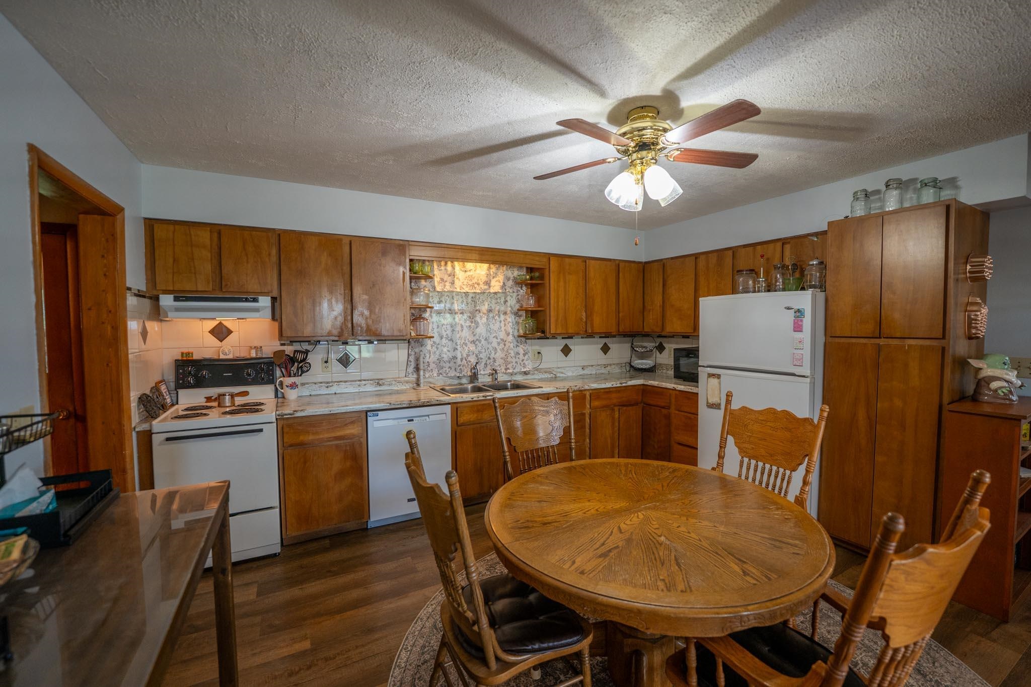 30319 Brookville Road Lanark, IL 61046 - Photo 15 of 87