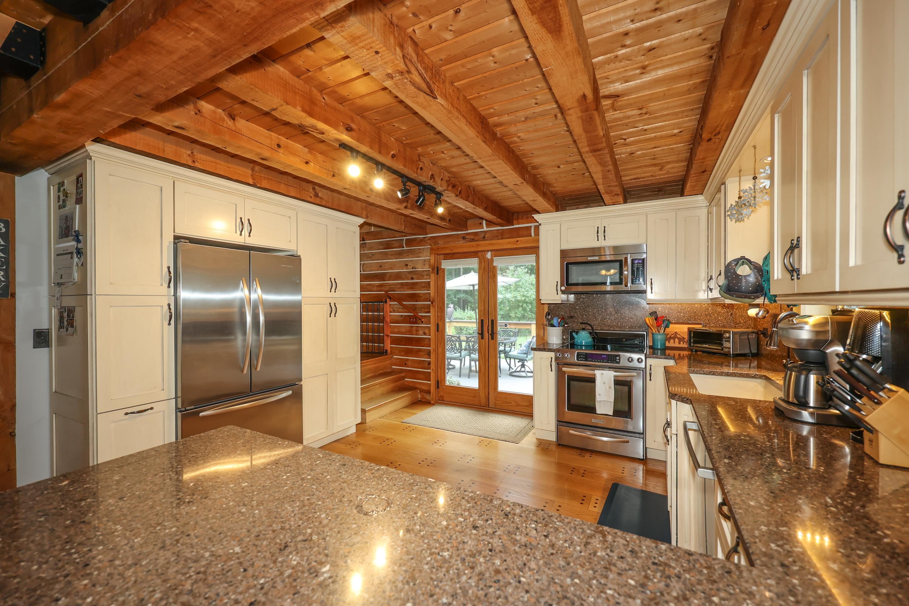 6 Bancroft Road Londonderry, NH 03053 - Photo 11 of 38 Gallery Image 11