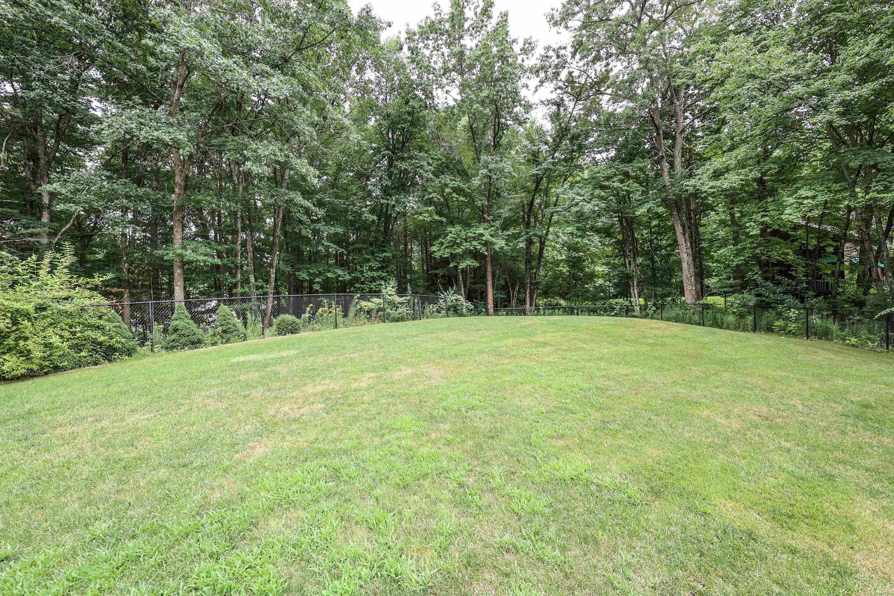 6 Bancroft Road Londonderry, NH 03053 - Photo 33 of 38 Gallery Image 33