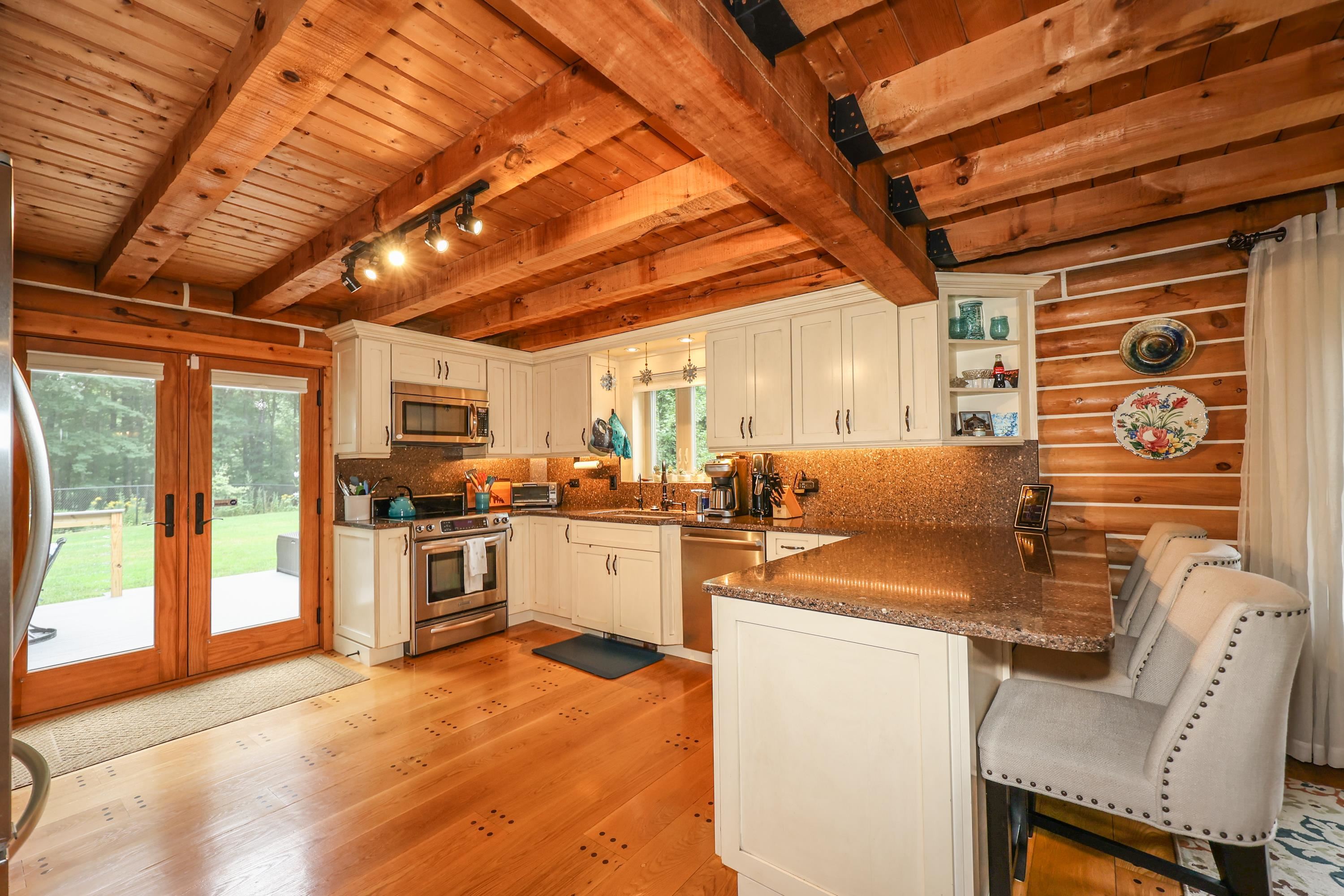6 Bancroft Road Londonderry, NH 03053 - Photo 10 of 38 Gallery Image 10