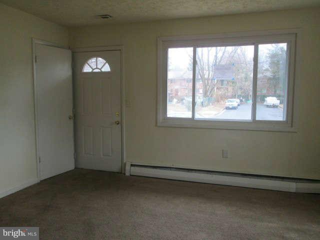 17 Cypress Road Annapolis, MD 21403 - Photo 4 of 17 Living Room