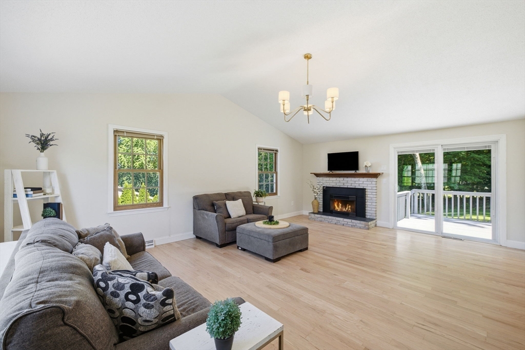 100 Beacon Hill Road West Springfield, MA 01089 - Photo 7 of 24