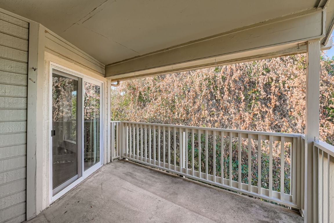 2450 Wickersham Lane, Unit 604 Austin, TX 78741 - Photo 22 of 22 a view of a balcony