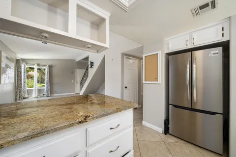 $320,000 | 386 Tava Lane, Palm Desert, CA 92211