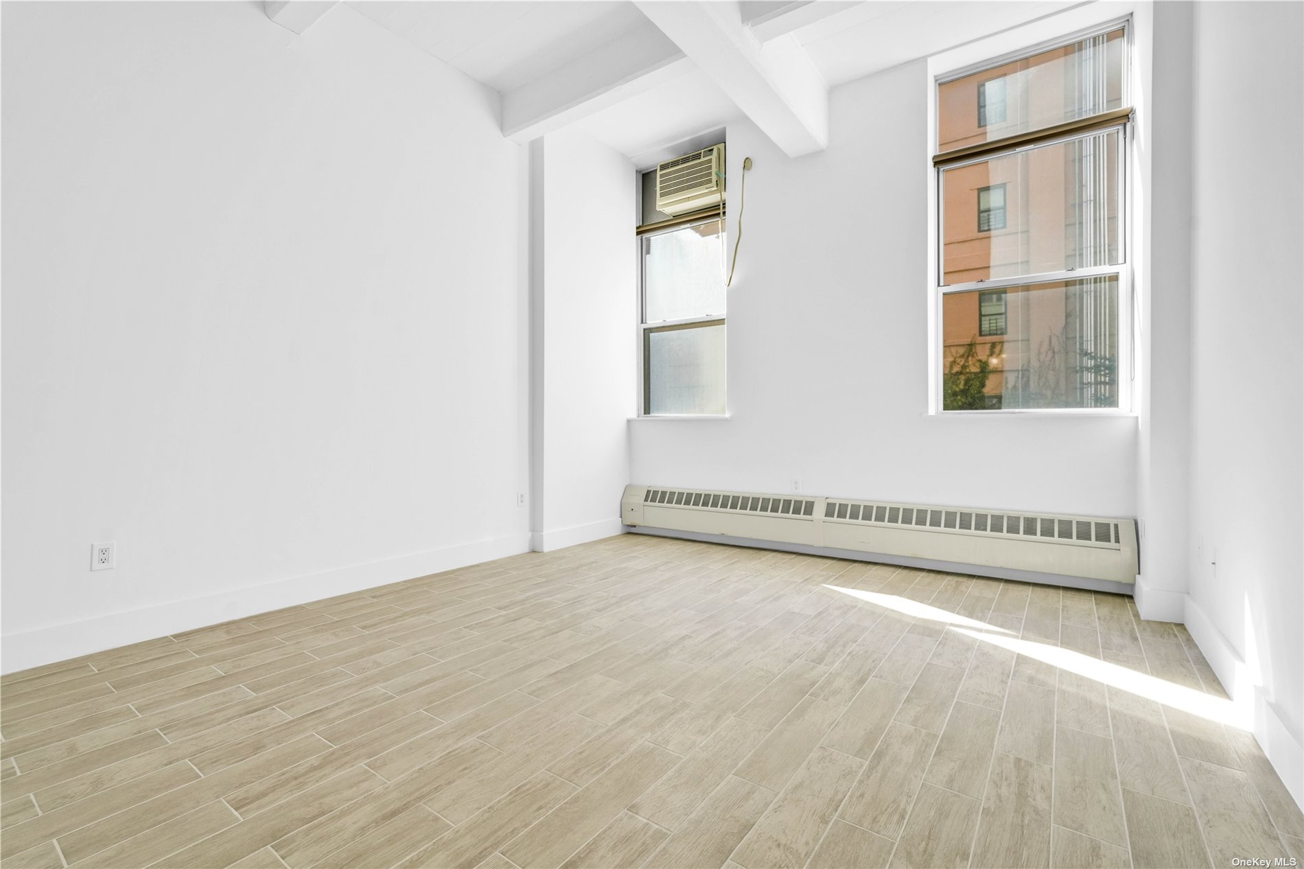 940 Kent Ave #3R, Brooklyn, NY 11205