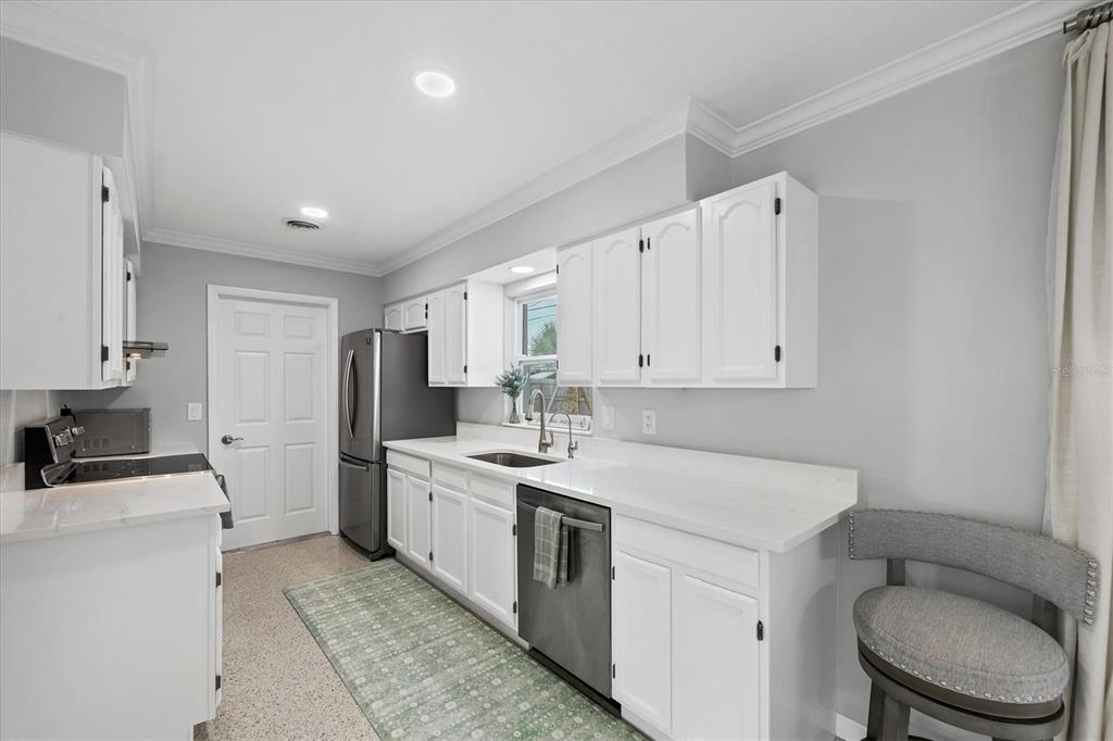 4521 Rainbow Road Venice, FL 34293 - Photo 17 of 49 Gallery Image 17