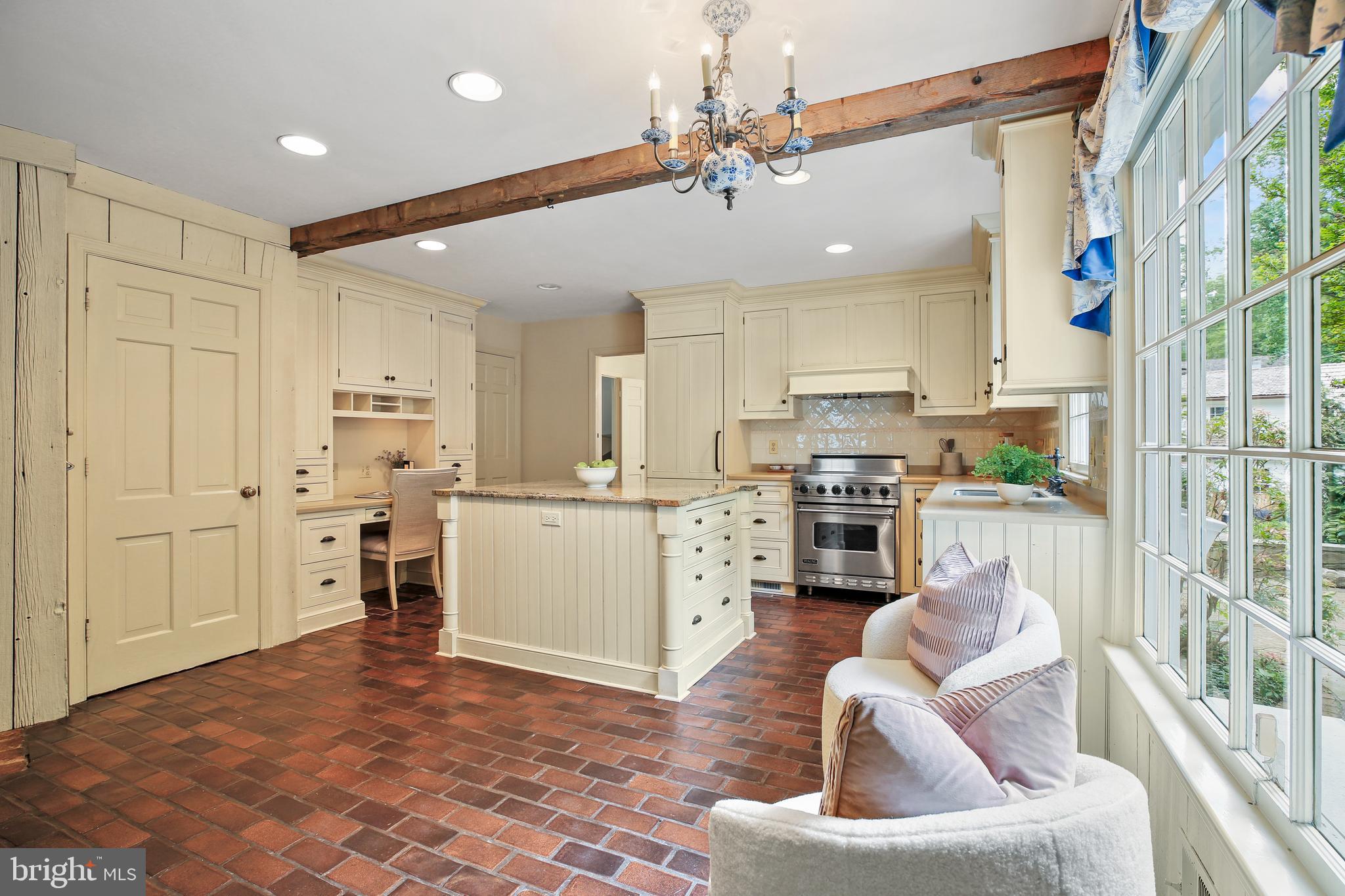 7125 Darby Road Bethesda, MD 20817 - Photo 21 of 64 a living room with furniture and kitchen view