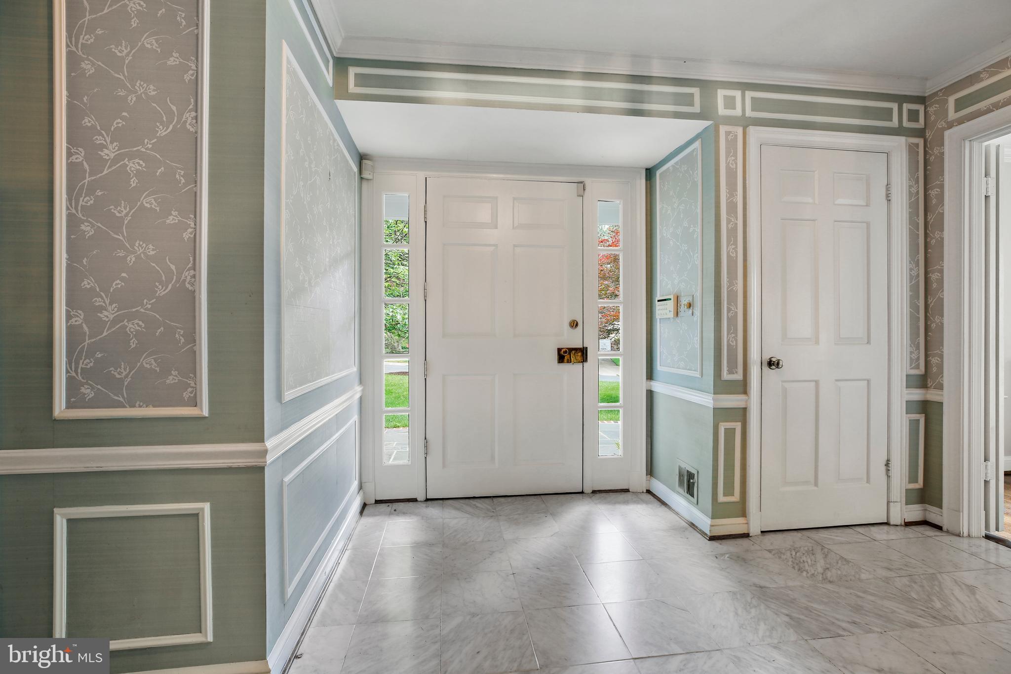 7125 Darby Road Bethesda, MD 20817 - Photo 8 of 64 a view of an empty room