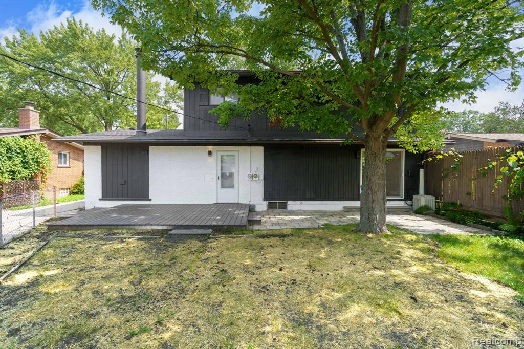 11357 Erdmann Road Sterling Heights, MI 48314 - Photo 43 of 50