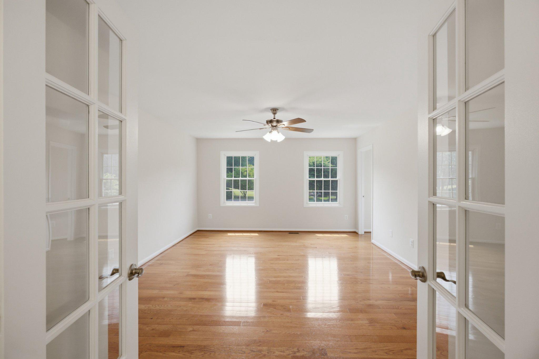 11601 Quail Ridge Court Reston, VA 20194 - Photo 35 of 87 Primary bedroom.