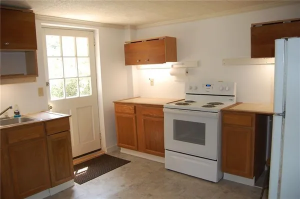 $1,195 | 649 Kenilworth Circle, Unit BSMT, Stone Mountain, GA 30083