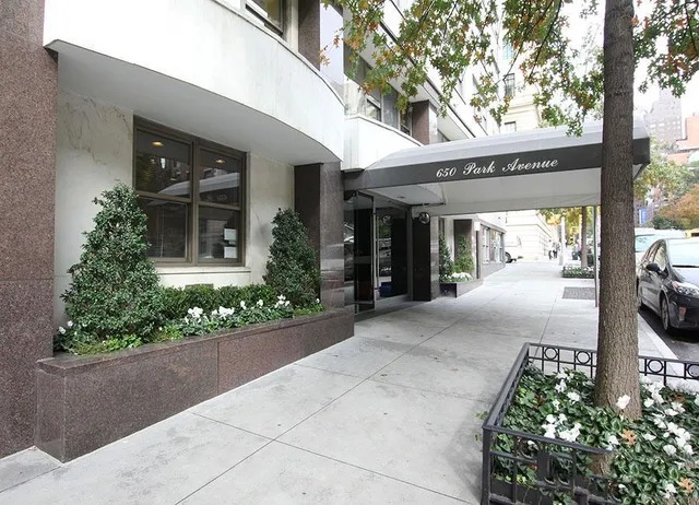 $1,195,000 | 650 Park Avenue, Unit 9A | Lenox Hill