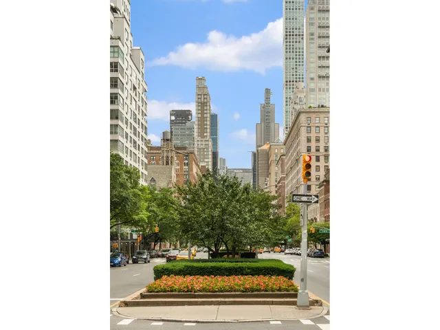$1,195,000 | 650 Park Avenue, Unit 9A | Lenox Hill
