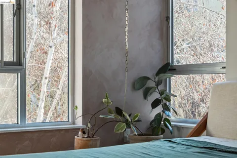 $529,000 | 9 Ealing Lane, Oakland, CA 94608