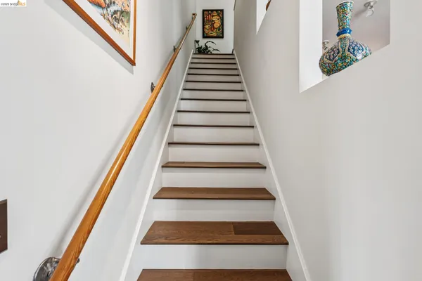 $529,000 | 9 Ealing Lane, Oakland, CA 94608