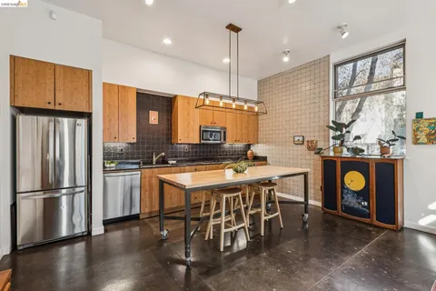 $529,000 | 9 Ealing Lane, Oakland, CA 94608