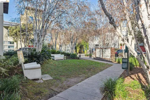 $529,000 | 9 Ealing Lane, Oakland, CA 94608