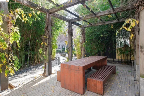 $529,000 | 9 Ealing Lane, Oakland, CA 94608