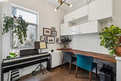 $529,000 | 9 Ealing Lane, Oakland, CA 94608