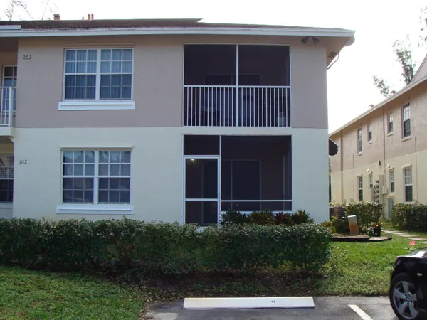 $2,045 | 4235 South 57th Avenue, Unit 102E, Greenacres, FL 33463