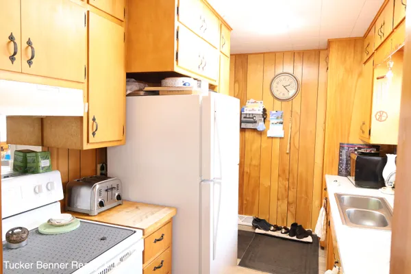$337,000 | 7764 St Huberts Trail, Hesperia, MI 49421