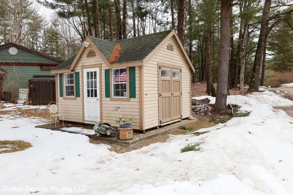 $337,000 | 7764 St Huberts Trail, Hesperia, MI 49421