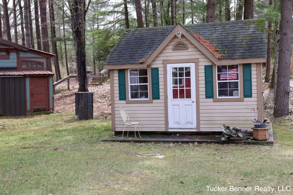 $315,000 | 7764 St Huberts Trail, Hesperia, MI 49421