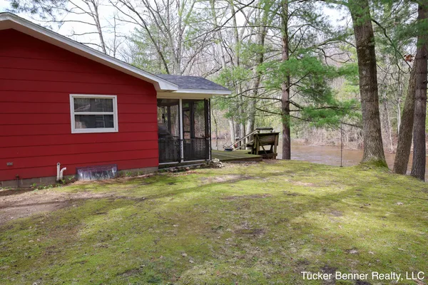 $315,000 | 7764 St Huberts Trail, Hesperia, MI 49421