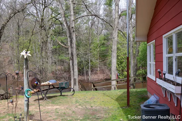 $315,000 | 7764 St Huberts Trail, Hesperia, MI 49421