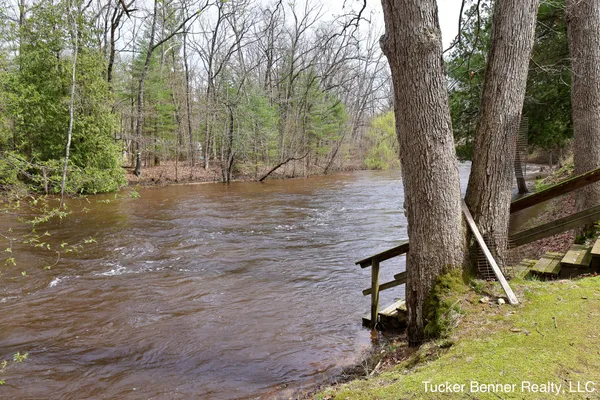 $315,000 | 7764 St Huberts Trail, Hesperia, MI 49421
