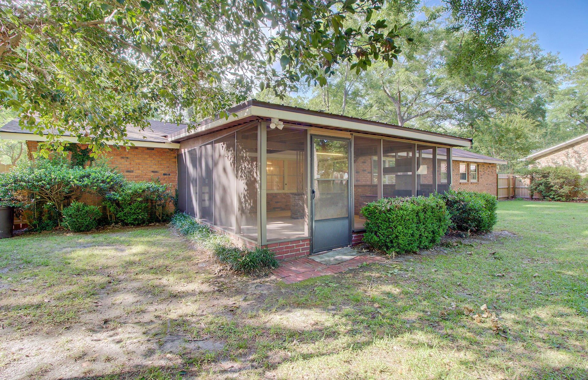 204 Grouse Road Summerville, SC 29485 - Photo 31 of 35 31