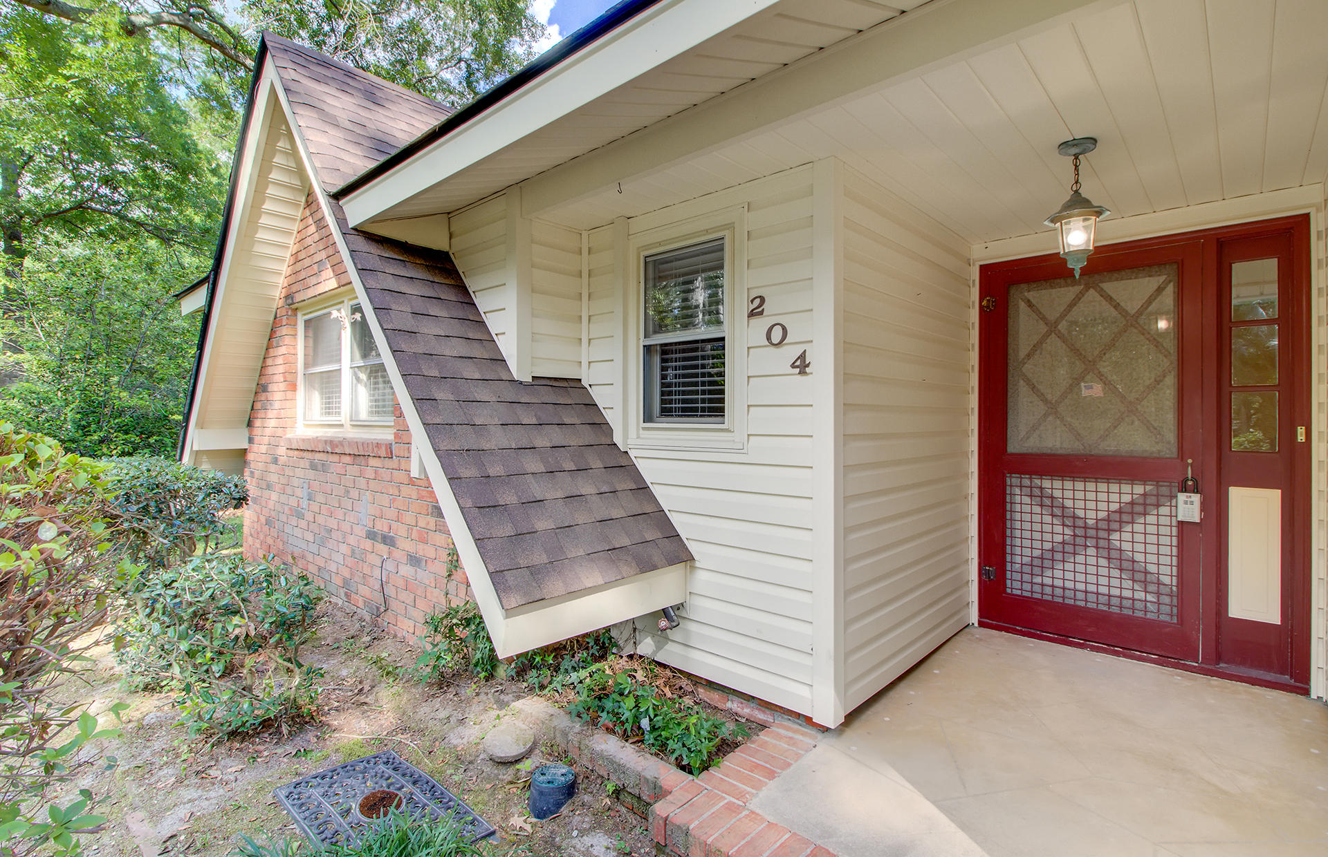 204 Grouse Road Summerville, SC 29485 - Photo 5 of 35 5
