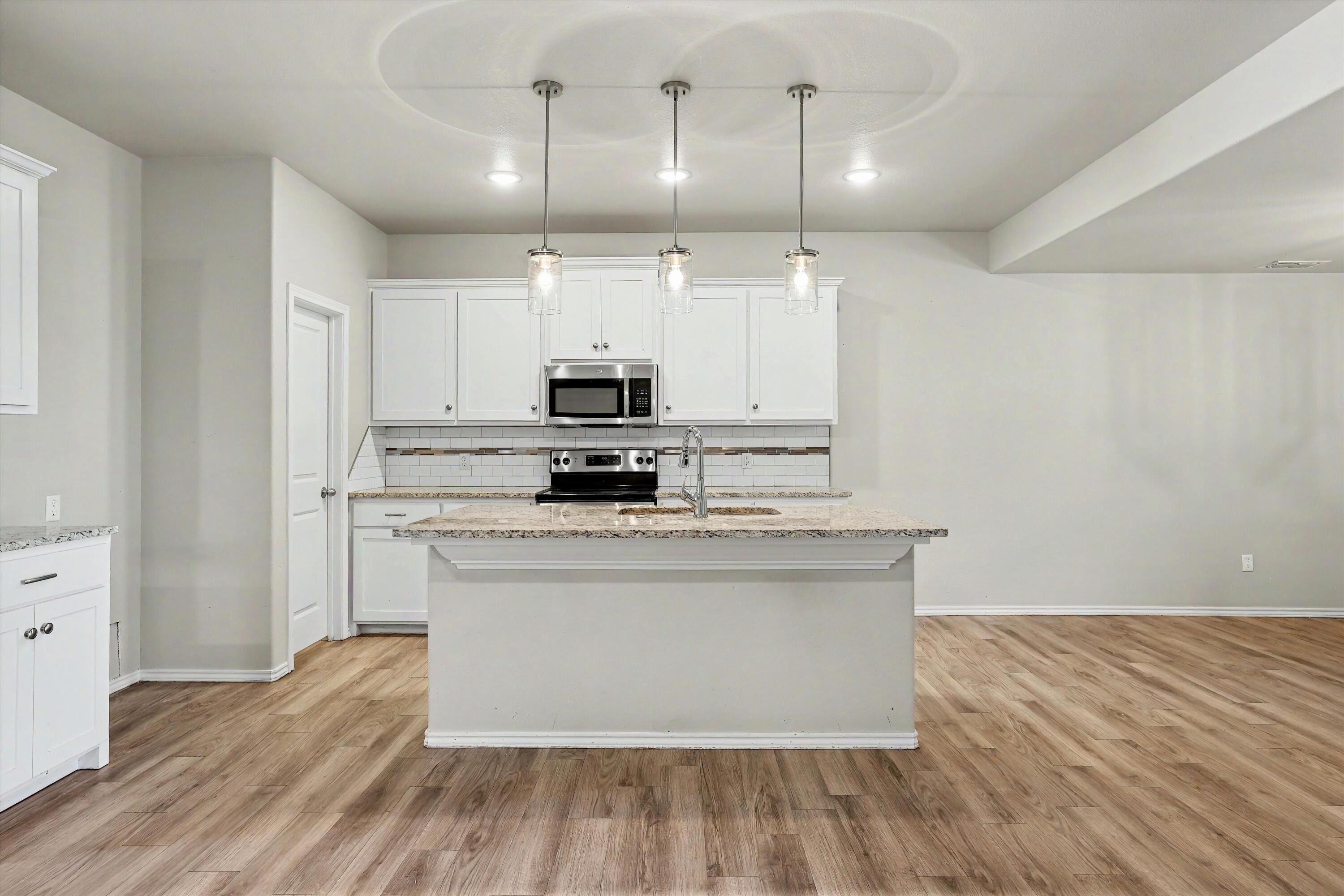 6902 67th Street Lubbock, TX 79424 - Photo 6 of 24 08-09_6902 67th Street LBK_e