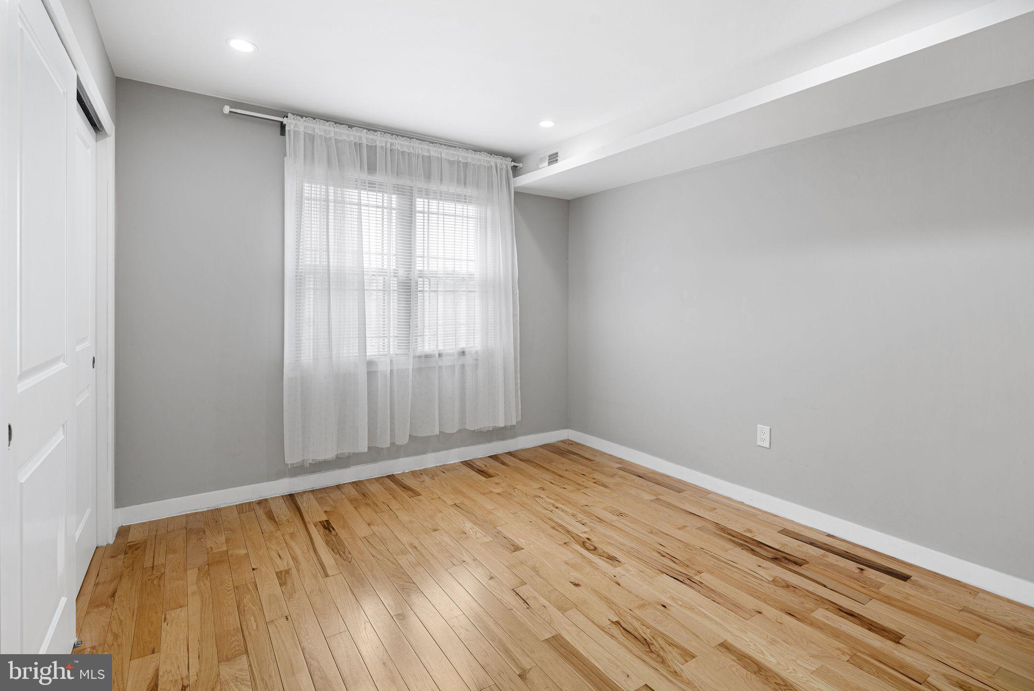 126 Tasker Street Philadelphia, PA 19148 - Photo 13 of 30 rear bedroom