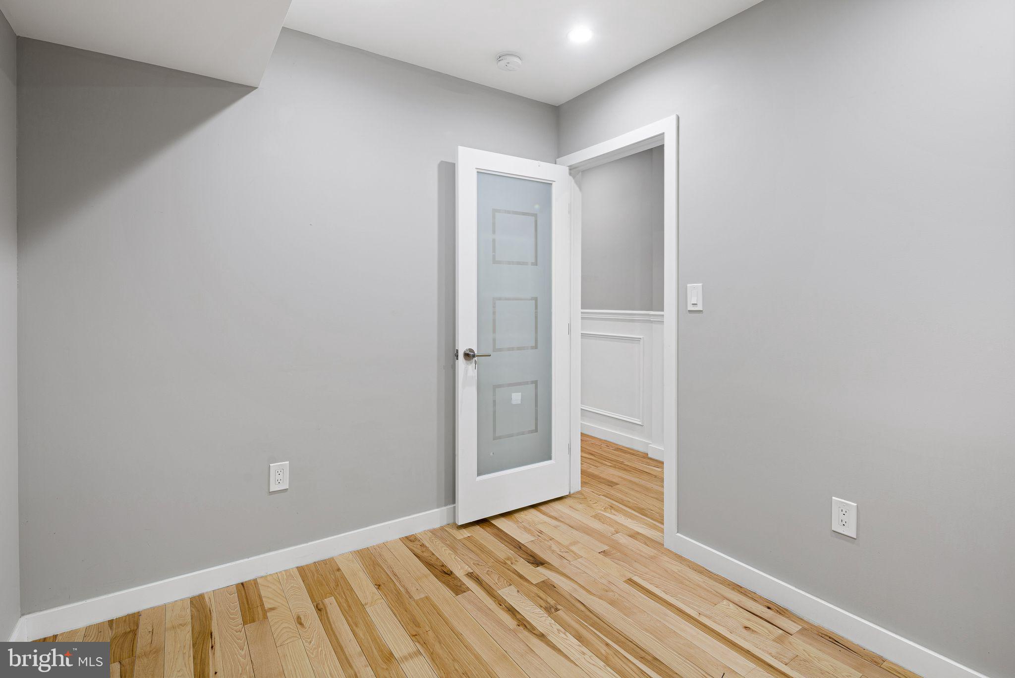 126 Tasker Street Philadelphia, PA 19148 - Photo 14 of 30 den/small bedroom