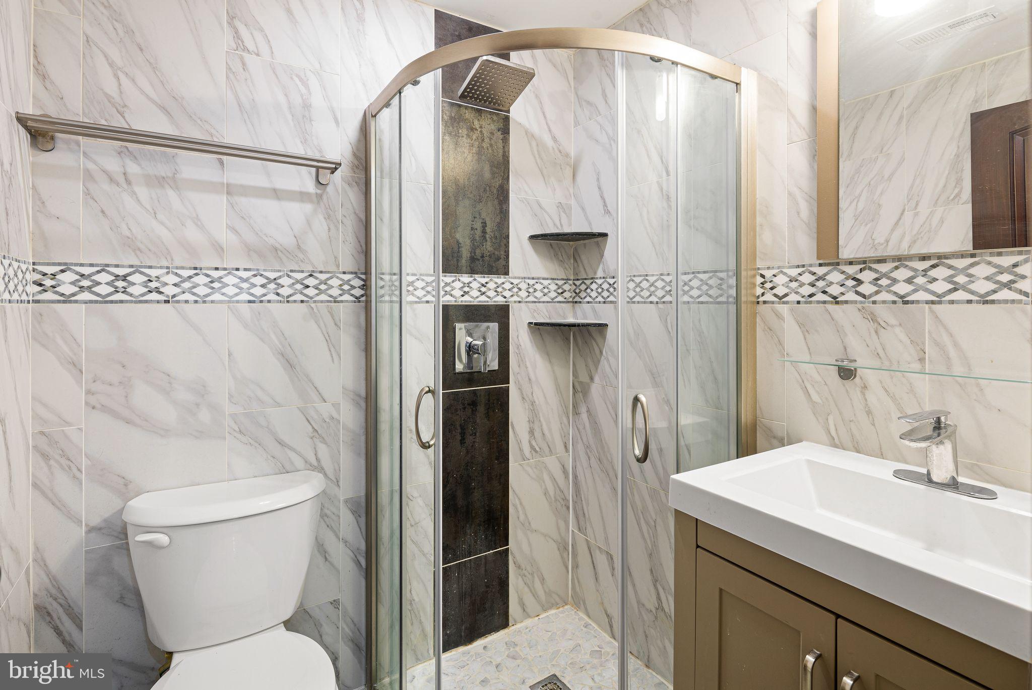 126 Tasker Street Philadelphia, PA 19148 - Photo 21 of 30 ensuite full bath