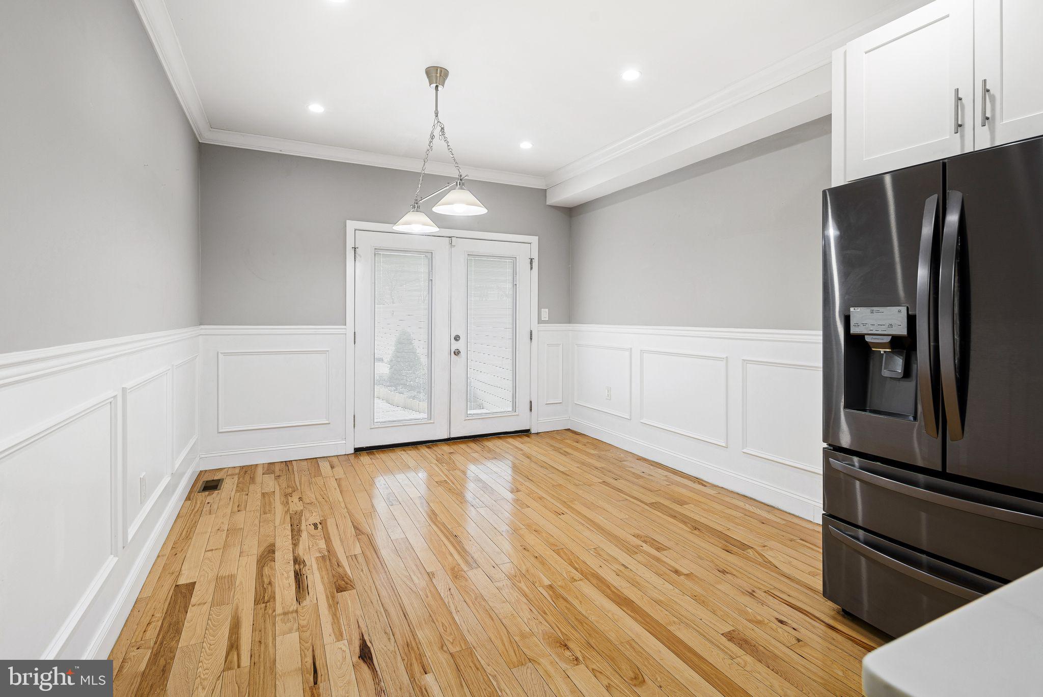 126 Tasker Street Philadelphia, PA 19148 - Photo 7 of 30 rear dining