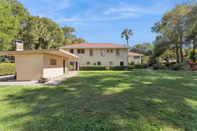 a view of workspace with windows