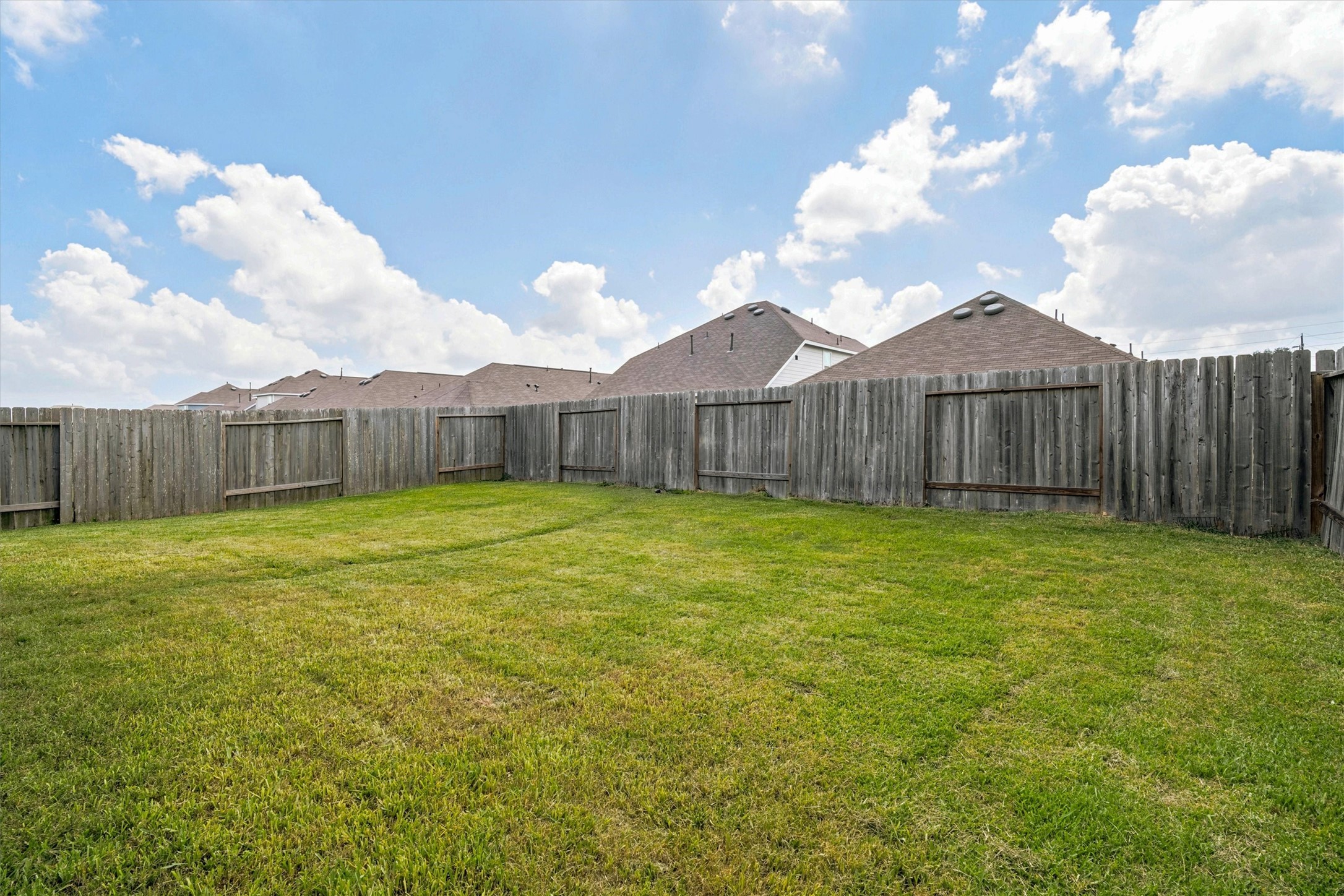 5334 Brooklyn Rose Drive Rosharon, TX 77583 - Photo 18 of 21 This is such a great space for entertaining, gardening or even a future pool