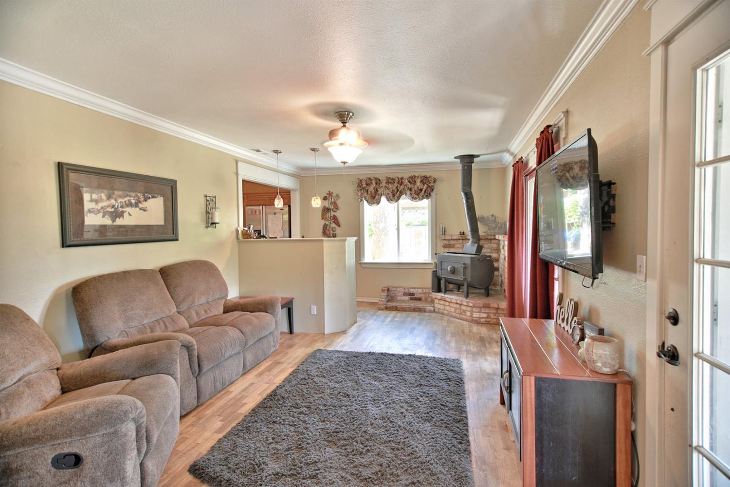 2911 Helms Road Grants Pass, OR 97527 - Photo 5 of 35 Additional Photo