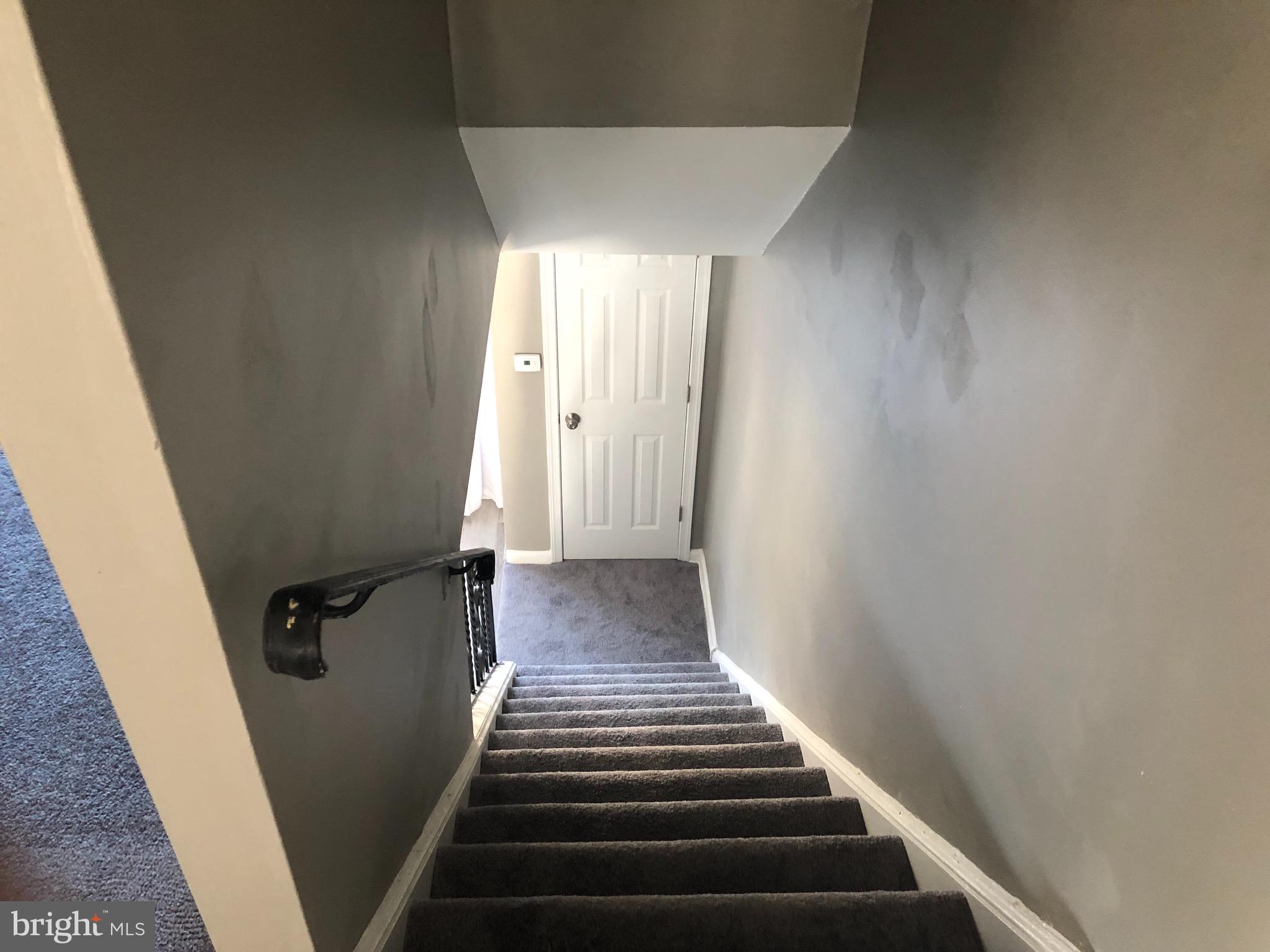 954 Grant Road Folcroft, PA 19032 - Photo 17 of 38 staircase
