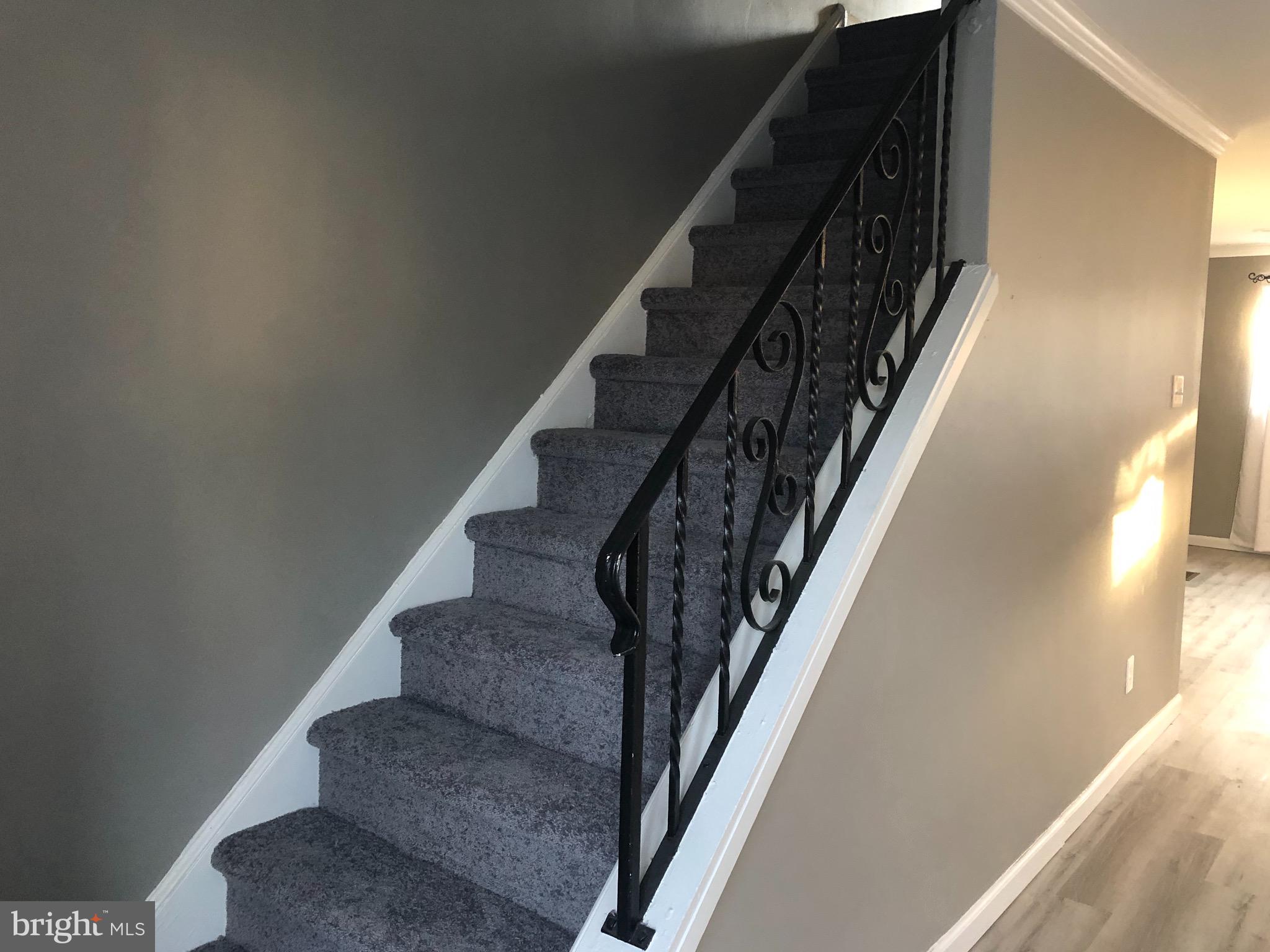 954 Grant Road Folcroft, PA 19032 - Photo 5 of 38 staircase