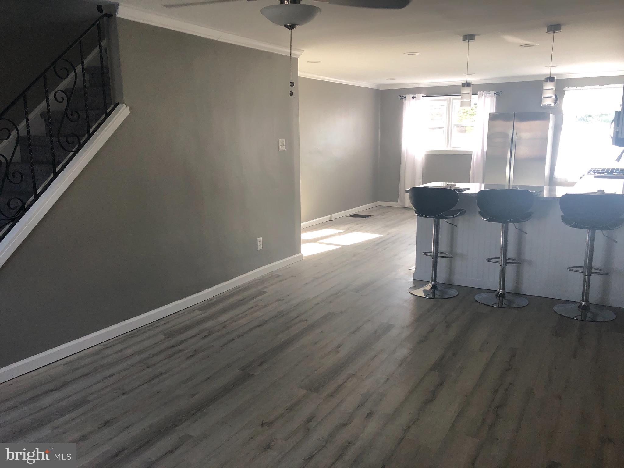 954 Grant Road Folcroft, PA 19032 - Photo 6 of 38 Living room