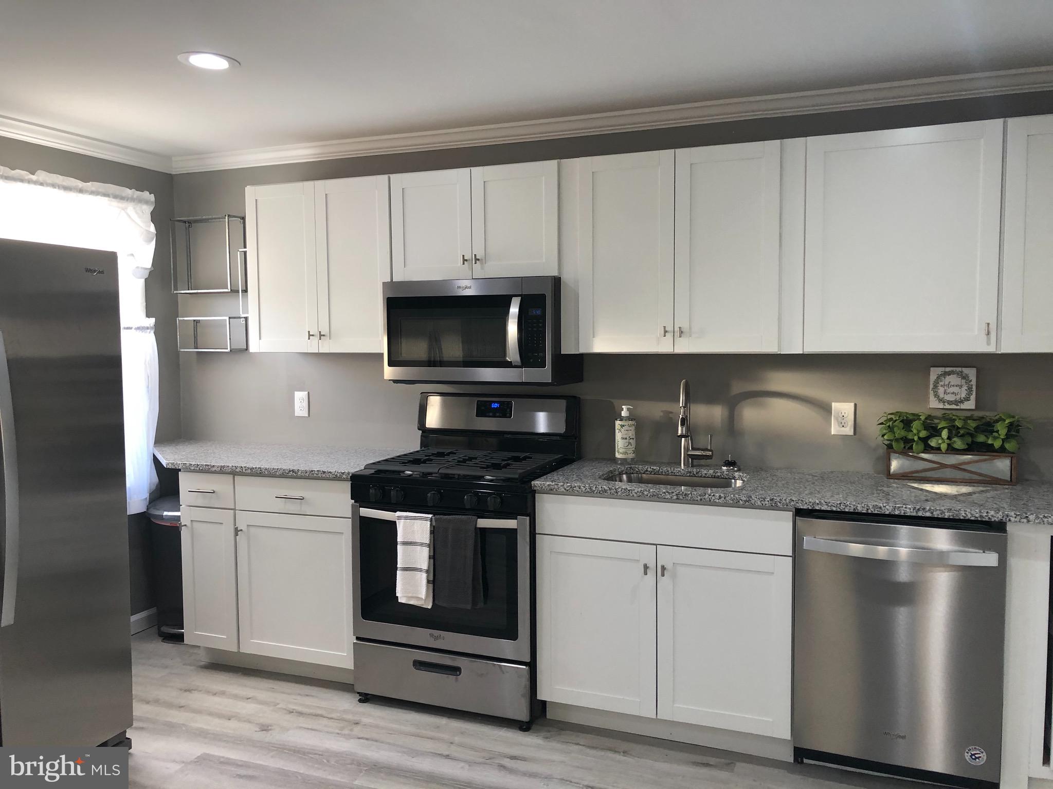 954 Grant Road Folcroft, PA 19032 - Photo 9 of 38 Kitchen