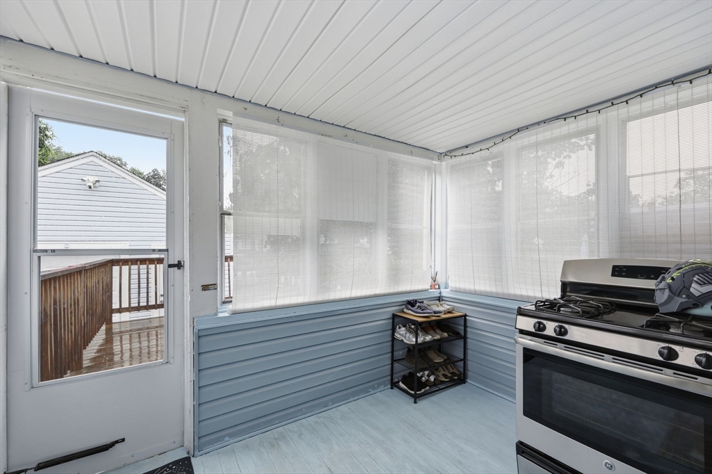 63 Fordham Street Springfield, MA 01104 - Photo 28 of 39
