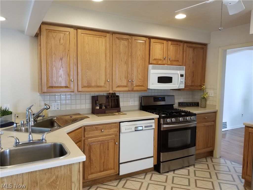 28916 Ridge Road Wickliffe, OH 44092 - Photo 5 of 29 Gallery Image 5