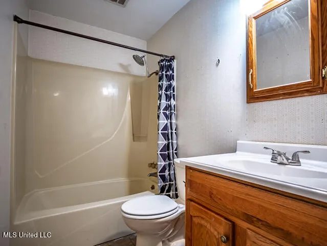 $265,000 | 209 Musgrove Road, Batesville, MS 38606